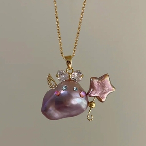 Collana Strega del Mondo Sottomarino con Perla Naturale e Ciondolo a Forma di Pesce Grande, Placcato Oro che Mantiene il Colore, Choker con Pesce che si Bacia - Product Image 4