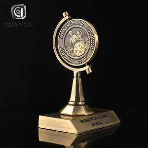 ผู้ผลิตโลโก้เหรียญ 3 มิติแบบกำหนดเอง ชั้นวางโลหะสำหรับถ้วยรางวัล โล่รางวัล - Product Image 5