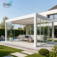 Pergola en aluminium blanc à lames orientables avec portes coulissantes en verre, véranda extérieure pour piscine, villa, jardin, espace lounge