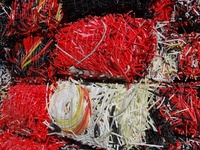 PEX (polyéthylène réticulé) TUYAUX EN PLASTIQUE PLOMPAGE (MIX COLOR) BALLES DÉCHETS pour RECYCLAGE