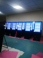 Kiosque portatif d'écran d'affichage d'affichage numérique d'affichage à cristaux liquides de PCAP de 49 pouces pour le Totem de support de vidéo publicitaire d'utilisation de centre commercial et de vente au détail