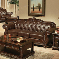 Ensemble de salon de luxe en cuir véritable sculpté à la main, table basse et table d'appoint américaine en bois incluses
