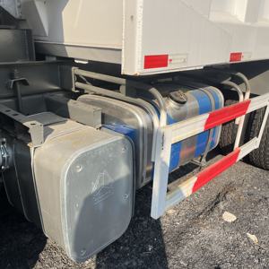 Camión Sinotruk 6x4 de 371-375 HP, 20-25-30-35-40-50 Toneladas, Precio de Camión Volquete Howo de 40t con 10 Neumáticos, Bajo Precio, 12 Ruedas, 8x4, Volquete de Servicio Pesado - Product Image 3