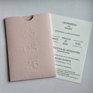 ซองจดหมายแบบ Letterpress พร้อมวันที่  บัตรเชิญงานแต่งงานแบบมินิมอล  การ์ดกระดาษส่วนตัว  พิธีแต่งงาน - Product Image 1