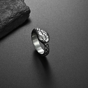 Popular yunnique jewelry: Snake <b>ring</b>, <b>titanium</b> steel, vacuum plated with 18K gold, trendy men's and women's persona - Product Image 3