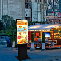Kiosque de gestion des files d'attente pour la restauration rapide, affichage numérique pour la commande en drive-thru