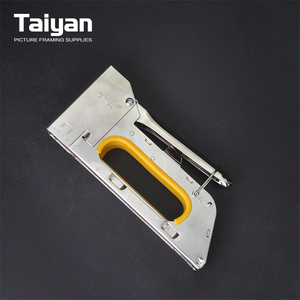 Pistola de grapas <span class=keywords><strong>manual</strong></span> de alta resistencia <span class=keywords><strong>para</strong></span> <span class=keywords><strong>tapicería</strong></span> y carpintería, compatible con grapas 1008F - Product Image 4