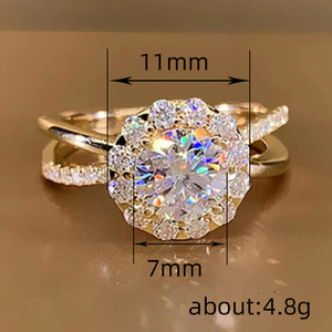 Elegante Anello a Croce con Girasole, Minimalista con Accento Scintillante, Gioiello da Donna alla Moda per Matrimoni e Uso Quotidiano, Idea Regalo - Product Image 3