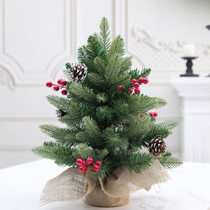 Nouvel ensemble de sapin de Noël transfrontalier en PVC avec base en toile de jute, mini décoration de bureau avec des pommes de pin et des baies rouges - Product Image 2