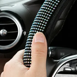 Cubierta <span class=keywords><strong>para</strong></span> <span class=keywords><strong>volante</strong></span> de coche con diamante de cristal brillante <span class=keywords><strong>para</strong></span> coche Suv, Protector de <span class=keywords><strong>volante</strong></span> de diamantes de imitación, decoración de automóviles <span class=keywords><strong>para</strong></span> vehículos - Product Image 4