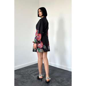 เสื้อเบลาส์และเสื้อเชิ้ตผู้หญิงลายดิจิทัลสีดำขายส่ง ดีไซน์ดิจิทัลหรูหราบนผ้าคุณภาพพรีเมียม - Product Image 1