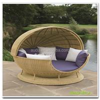 Lit rond moderne en rotin pomme Audu