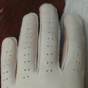 Gants de golf de couleur beige en cuir de mouton pour hommes avec logo personnalisé de qualité supérieure USA - Product Image 3