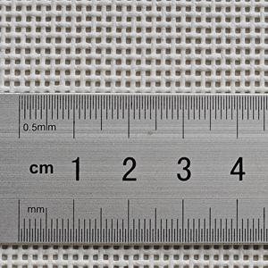 Haute résistance 2mm petit trou 2000D/13X13 420GSM vinyle enduit Polyester maille rouleau tissu <span class=keywords><strong>pour</strong></span> Machine Protection clôture - Product Image 2