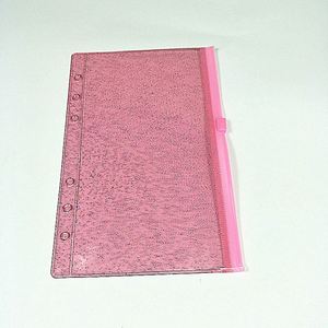 Carpeta de Hojas Sueltas con Cierre Elástico, Protector de Hojas Transparente de PVC con 6 Orificios y Bolsillo con Cremallera A6, con Polvo Brillante - Product Image 4