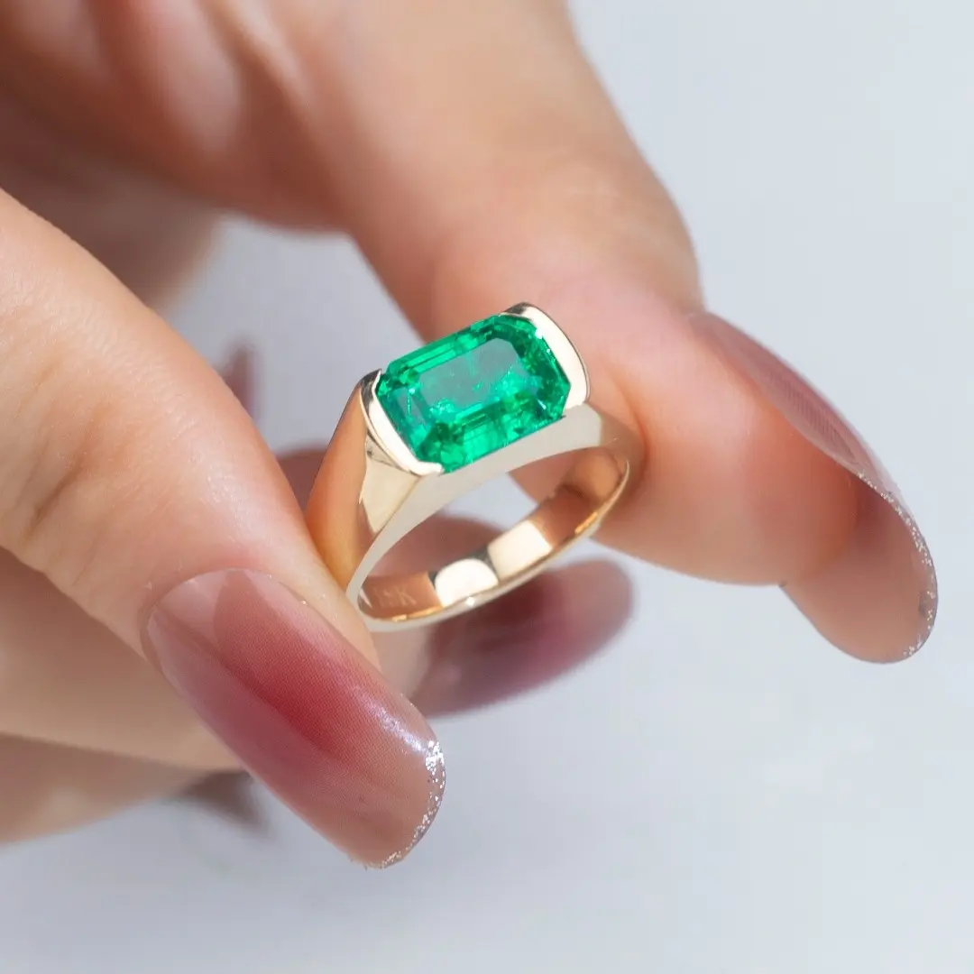 Nuevo estilo Venta caliente 18K Oro amarillo sólido Anillo verde esmeralda cultivado en laboratorio para hombres con certificado