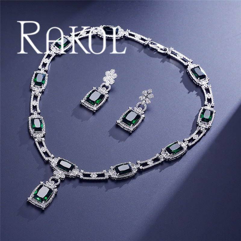 สีเขียว