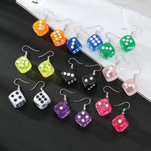 Boucles d'oreilles à la mode, pas cher, mignon, Design amusant, jeu de fête, couleur bonbon, dés aléatoires, <span class=keywords><strong>2022</strong></span> - Product Image 1