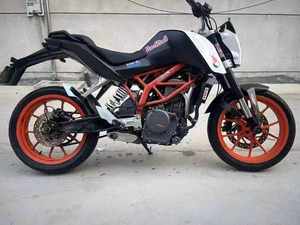 KTM1 <span class=keywords><strong>Duke</strong></span> 390 390cc Motocicleta de Calle de Alto Rendimiento Ligera con Motor Monocilíndrico Refrigerado por Líquido, Inyección Electrónica de Combustible y Frenos ABS, Motos a Gasolina - Product Image 2