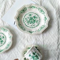 Assiette en porcelaine style rétro Instagram, forme irrégulière, fabrication chinoise, technique sur glaçure ; Assiettes pour petit-déjeuner/dessert