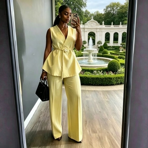 Completo da <span class=keywords><strong>donna</strong></span> estivo 2026 elegante tinta unita due pezzi, uniforme da ufficio, top in raso e pantaloni, vestibilità ampia, tailleur formale da lavoro - Product Image 2