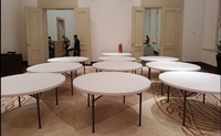 Table de réception ronde en plastique blanche, pliable en deux, moderne et durable, 60/72 pouces, pour événements extérieurs