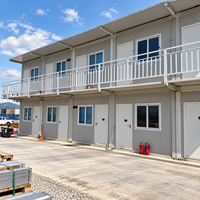 Maison conteneur préfabriquée modulaire en acier de 20 pieds à deux étages, démontable, avec terrasse, pour bureaux temporaires sur chantier