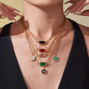 จี้สร้อยคอรูปดอกไม้ห้ากลีบ ดีไซน์ทันสมัย วัสดุสแตนเลสชุบทอง ประดับเพชรซิคอน พร้อมคริสตัลธรรมชาติเจียระไน - Product Image 2