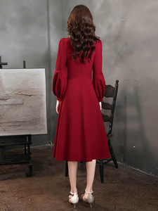 Robe de mariée nouvelle collection printemps à manches longues mi-longue rouge pour fiançailles, mariage et soirée - Product Image 4