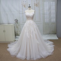Robe de mariée élégante au design unique Robe de mariée de haute qualité Robe de mariée sans bretelles