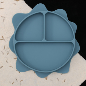 Bavoirs écologiques sans BPA, ensemble de vaisselle en silicone pour enfants, assiette adaptée aux bébés, bol, cuillère, fourchette, ensemble de sevrage pour bébés - Product Image 5