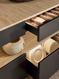 Mueble de Cocina Moderno con Puerta de Vidrio y Diseño de Panel de Madera para Área de Despensa de Oficina - Product Image 5