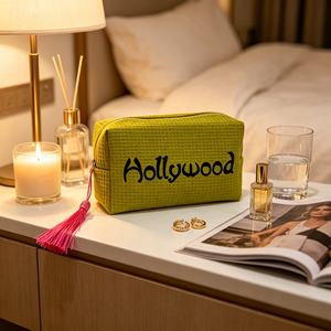 Bolsa de cosméticos de algodón tipo waffle con logotipo bordado, bolsa de maquillaje con borla y cremallera, organizador de artículos de aseo portátil para viaje para mujeres. - Product Image 2