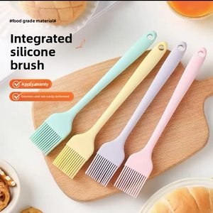 Kitchen <b>Silicone</b> Oil Brush Outdoor Barbecue DIY Baking <b>Tool</b> Long Handled Heat Resistant Food Grade Oil and Sauce Brush - Product Image 2