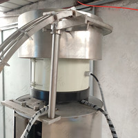Machine automatique de pressage de capsules couronne pour bouteilles en verre de bière