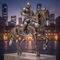 Sculpture de cheval rond en acier inoxydable poli miroir |   Statue de guerrier en métal moderne pour la décoration artistique de luxe du hall d'hôtel