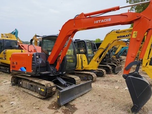 Mini-excavatrice Hitachi ZAXIS 60 d'occasion, à braquage zéro, compacte, sur chenilles, pour travaux de construction et agricoles - Product Image 1