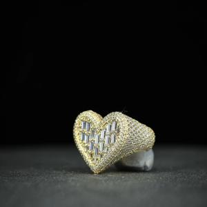 Bague Glamour en Argent Sterling 925 avec Moissanite, Sertie d'un Halo et de Pierres Scintillantes pour Occasions de Luxe et Formelles - Product Image 2