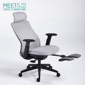 Chaise de bureau de direction moderne, confortable, ergonomique, pivotante, inclinable, avec repose-pieds - Product Image 1