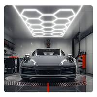 Lumière LED hexagonale en nid d'abeille 672W 14 LED 6500K pour atelier, garage, auto-esthétique et detailing automobile