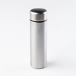 Tumbler Premium in Acciaio Inossidabile con Design Classico e Coperchio Sportivo, Essenziale per il Ritorno a Scuola, Acquista Ora - Product Image 3