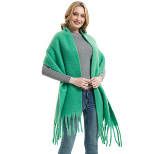 Autunno inverno nuova donna lunga nappa in erba solida sciarpa verde scialle ispessita - Product Image 4