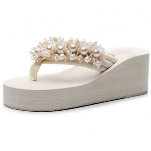 Sandálias de cunha antiderrapante frisadas das mulheres flip-flops para desgaste exterior - Product Image 2