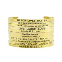 Bracelet en acier inoxydable plaqué or 4 mm gravé, forme C, inspirant, pour le bureau/la carrière, avec inscription BREATHE DREAM FEARLESS