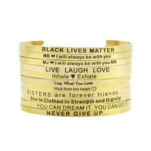 Bracelet en acier inoxydable plaqué or 4 mm gravé, forme C, inspirant, pour le bureau/la carrière, avec inscription BREATHE DREAM FEARLESS - Product Image 5