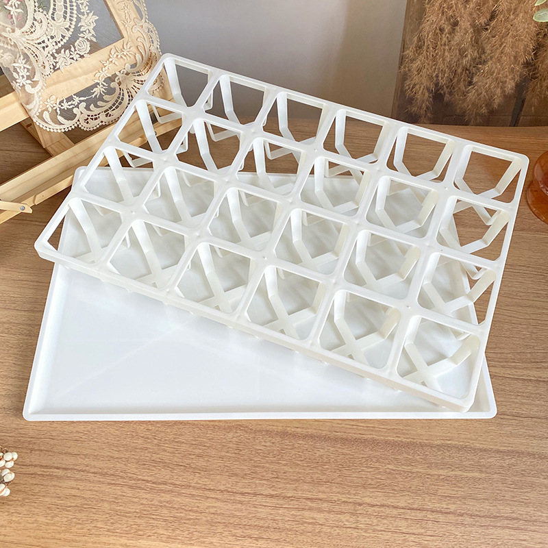 15 24 Grid Water Tray white