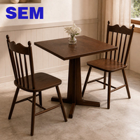 Ensemble de tables et chaises en bois massif de style rétro, vente en gros SEM Factory, pour café, restaurant, mobilier de restauration