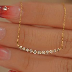 สร้อยคอเพชรทรงโค้งเรียบหรู ดีไซน์มินิมอล รูปทรงยิ้ม  ทองคำแท้ 18k จาก Xinfly Fine Jewelry - Product Image 5