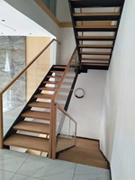 Vente en gros DIY moderne Escalier droit en tandem flottant en verre trempé Duplex à bande de roulement en bois pour application intérieure usage extérieur