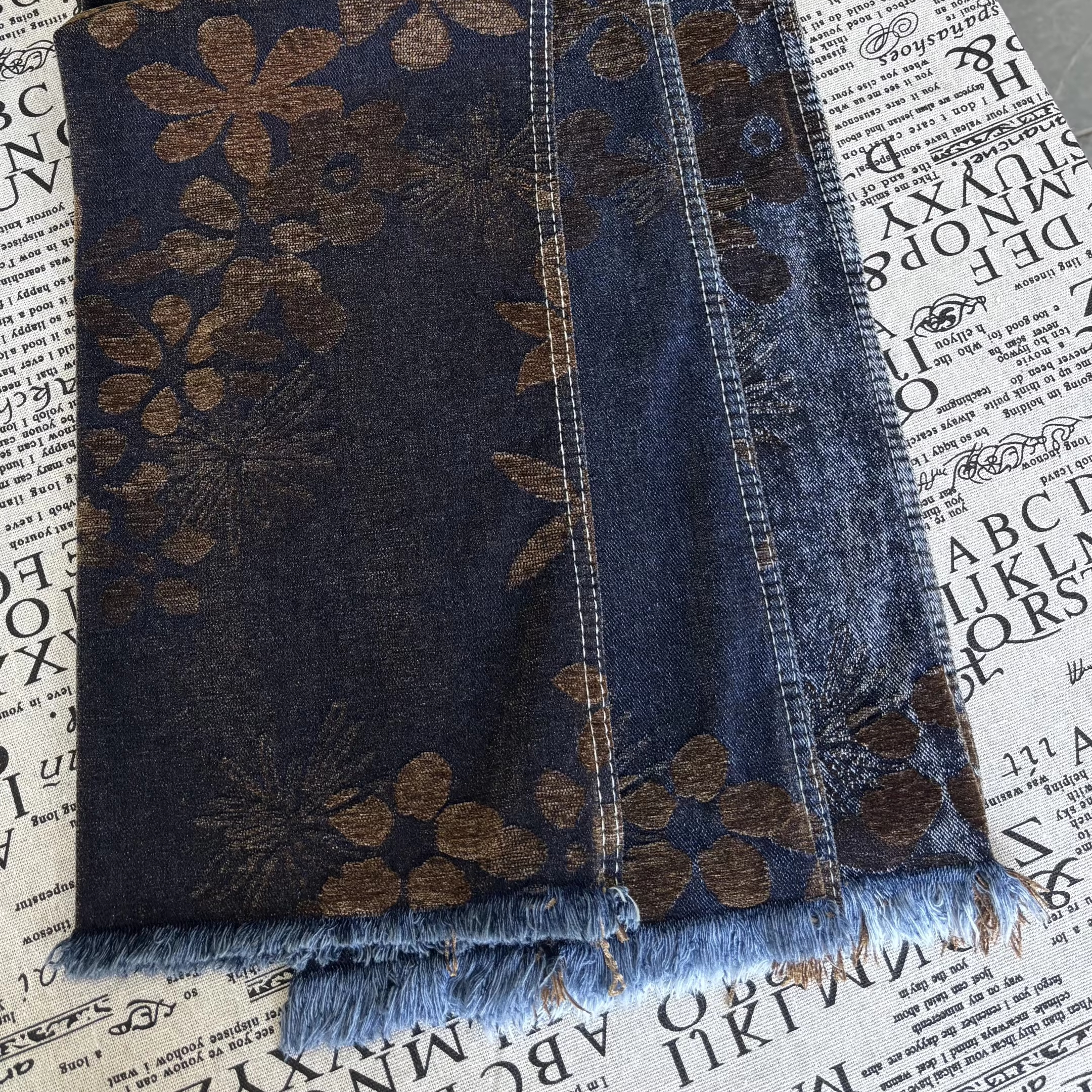 Jacquard Woven Heavyweight Denim Fabric 40% Cotton 45% Viscose 15% Chemical Fiber Indigo Blue Yarn Dyed Eco-Friendly Girls